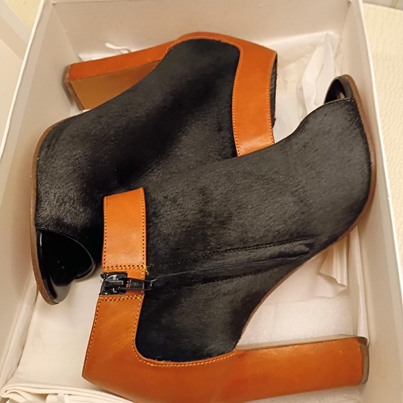 💋CHLOE BOOTIES NEW IN BOX - Picture 9 of 16